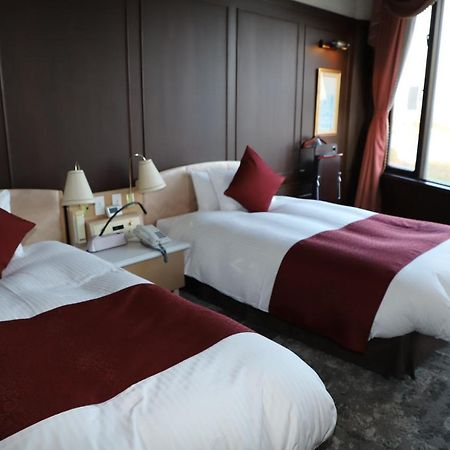 Hotel Sunlife Garden Hiratsuka Bagian luar foto